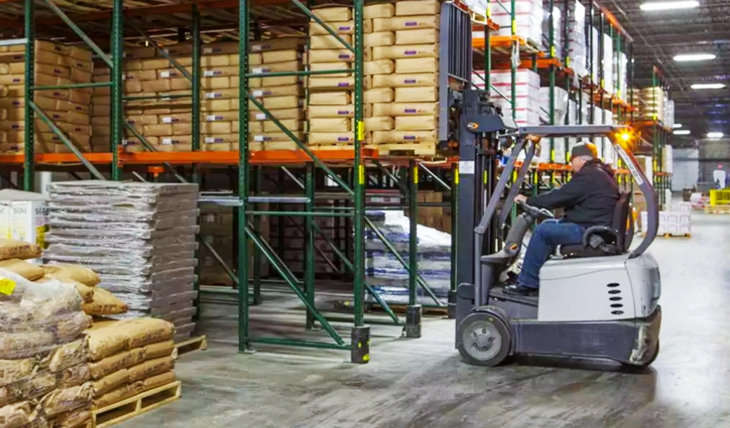 Drive-In Rack in a warehouse.